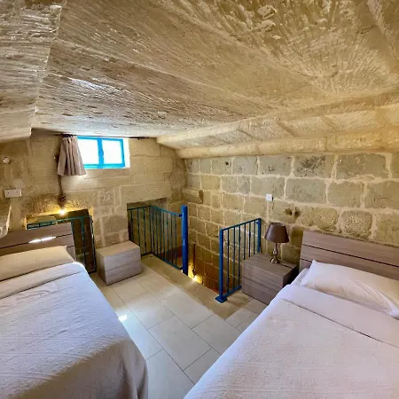 Ta Pinu Bed & Breakfast 3*