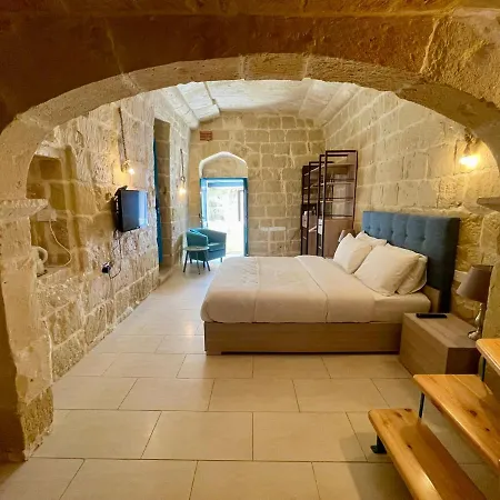 Ta Pinu Bed & Breakfast 3*