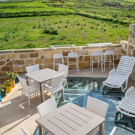 Ta Pinu Bed & Breakfast 3*