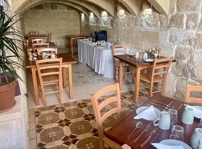 Ta Pinu Bed & Breakfast 3*